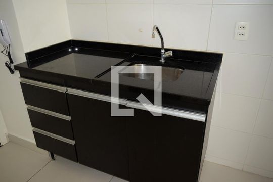 Cozinha de kitnet/studio para alugar com 1 quarto, 29m² em Vila Madalena, São Paulo