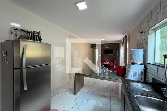 Cozinha de casa para alugar com 3 quartos, 300m² em Parque Suzano, Suzano