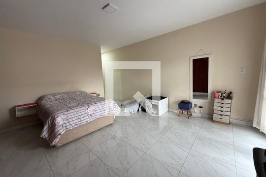 Quarto de casa para alugar com 3 quartos, 300m² em Parque Suzano, Suzano
