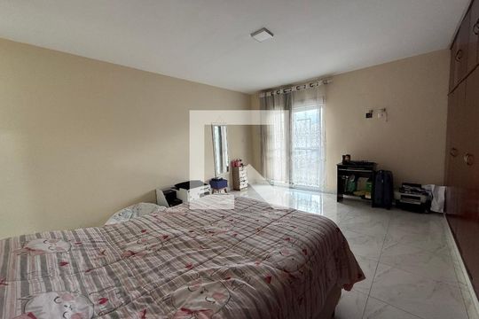 Quarto de casa para alugar com 3 quartos, 300m² em Parque Suzano, Suzano