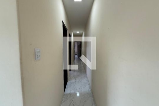 Corredor de casa para alugar com 3 quartos, 300m² em Parque Suzano, Suzano