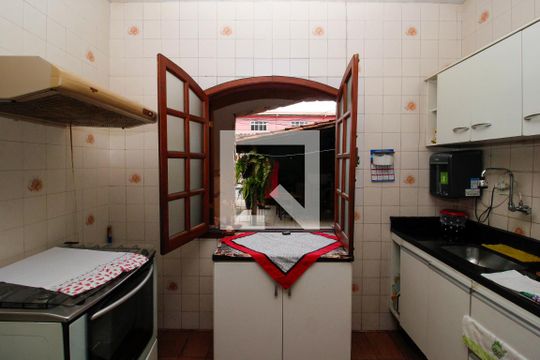Cozinha  de casa para alugar com 3 quartos, 309m² em Santa Efigênia, Belo Horizonte