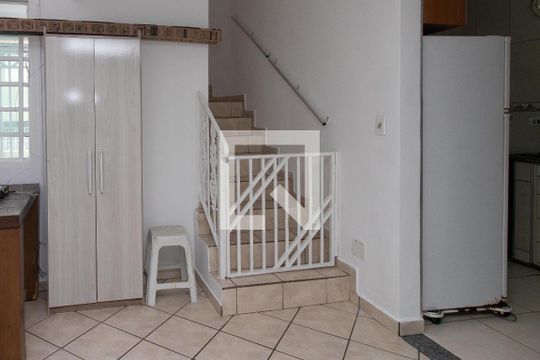 Escada de casa de condomínio para alugar com 3 quartos, 134m² em Tucuruvi, São Paulo