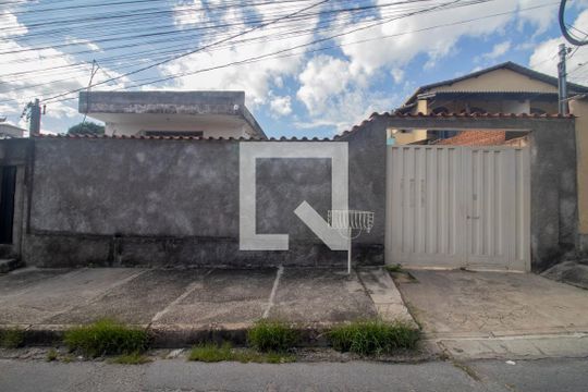 Fachada de casa à venda com 3 quartos, 140m² em Tropical, Contagem