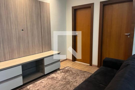 Sala de casa à venda com 3 quartos, 289m² em Heliópolis, Belo Horizonte