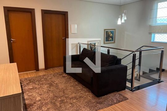 Casa à venda com 3 quartos, 289m² em Heliópolis, Belo Horizonte