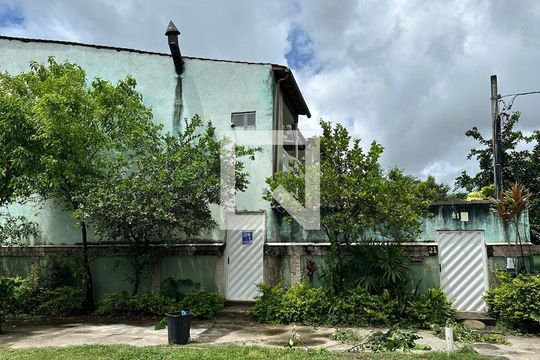 Fachada de casa à venda com 2 quartos, 176m² em Vargem Grande, Rio de Janeiro