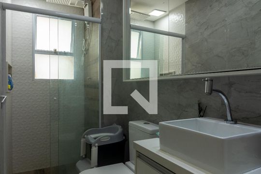 Banheiro de apartamento para alugar com 2 quartos, 105m² em Cemucam, Cotia
