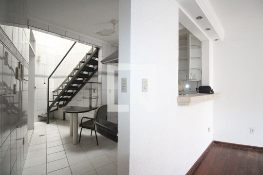 Cozinha e Área de Serviço de casa para alugar com 4 quartos, 200m² em Campinas de Brotas, Salvador