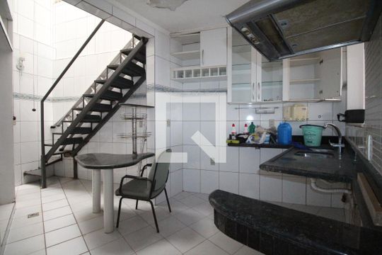 Cozinha e Área de Serviço de casa para alugar com 4 quartos, 200m² em Campinas de Brotas, Salvador
