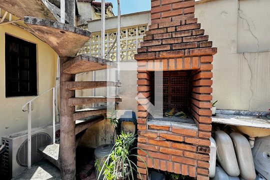 Churrasqueira de casa à venda com 2 quartos, 114m² em Jardim Arpoador, São Paulo