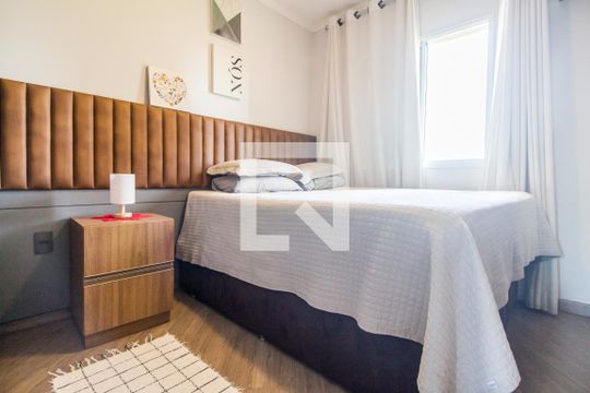 Suíte de apartamento à venda com 2 quartos, 73m² em Jardim Tupanci, Barueri
