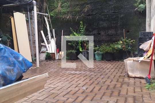 Área Externa de casa à venda com 3 quartos, 180m² em São João Batista, Belo Horizonte