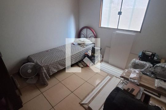 Quarto de casa à venda com 3 quartos, 180m² em São João Batista, Belo Horizonte