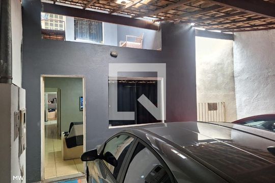 Garagem de casa à venda com 3 quartos, 180m² em São João Batista, Belo Horizonte
