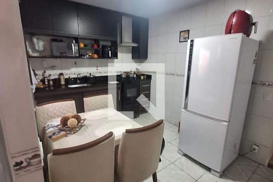 Cozinha de casa à venda com 3 quartos, 180m² em São João Batista, Belo Horizonte
