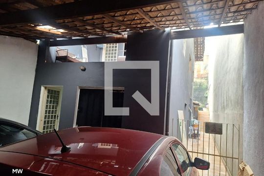 Garagem de casa à venda com 3 quartos, 180m² em São João Batista, Belo Horizonte