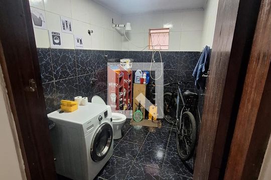 Lavanderia de casa à venda com 3 quartos, 180m² em São João Batista, Belo Horizonte