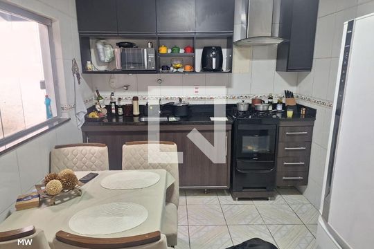 Cozinha de casa à venda com 3 quartos, 180m² em São João Batista, Belo Horizonte