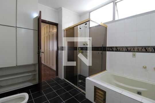 Banheiro da Suíte de apartamento para alugar com 3 quartos, 190m² em Itaim Bibi, São Paulo