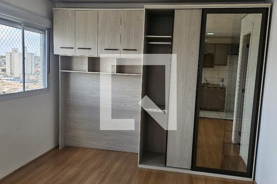 Quarto de apartamento à venda com 1 quarto, 32m² em Jardim Teresa, São Paulo
