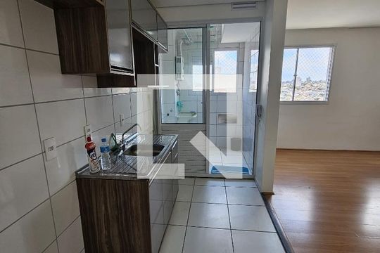 Cozinha de apartamento à venda com 1 quarto, 32m² em Jardim Teresa, São Paulo
