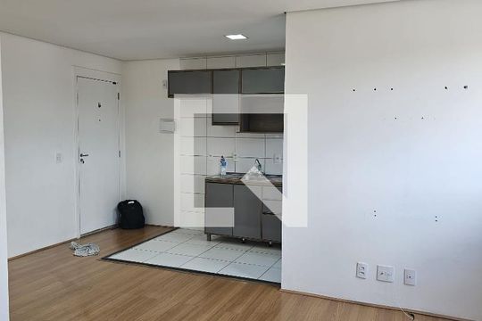 Sala de apartamento à venda com 1 quarto, 32m² em Jardim Teresa, São Paulo