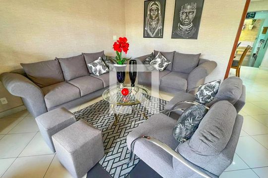 Sala de Estar de casa à venda com 5 quartos, 471m² em Ouro Preto, Belo Horizonte