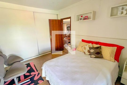 Quarto 1 de casa à venda com 5 quartos, 471m² em Ouro Preto, Belo Horizonte