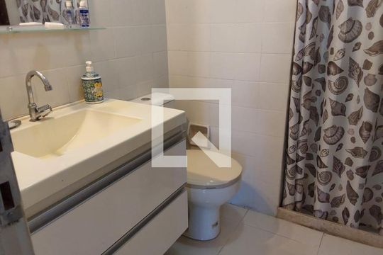 Banheiro de apartamento à venda com 2 quartos, 58m² em Pinheiros, São Paulo