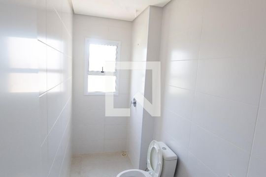 Banheiro  de apartamento para alugar com 2 quartos, 68m² em Parque Santo Antonio, Taubaté