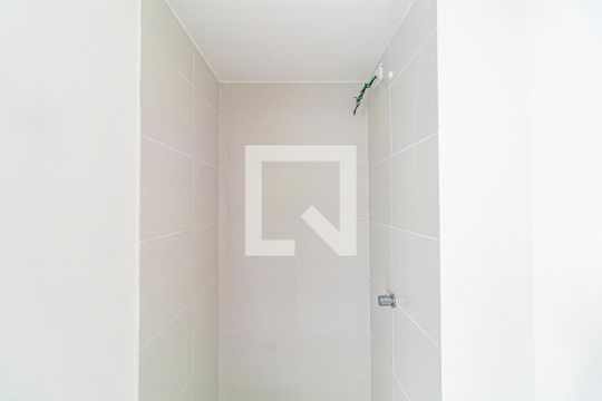 Banheiro de apartamento para alugar com 2 quartos, 33m² em Jardim Celeste, São Paulo