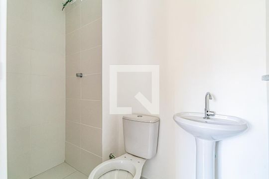 Banheiro de apartamento para alugar com 2 quartos, 33m² em Jardim Celeste, São Paulo