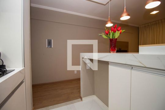 Cozinha de kitnet/studio para alugar com 1 quarto, 35m² em Qmsw 6, Brasília