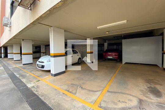 Garagem de kitnet/studio para alugar com 1 quarto, 35m² em Qmsw 6, Brasília