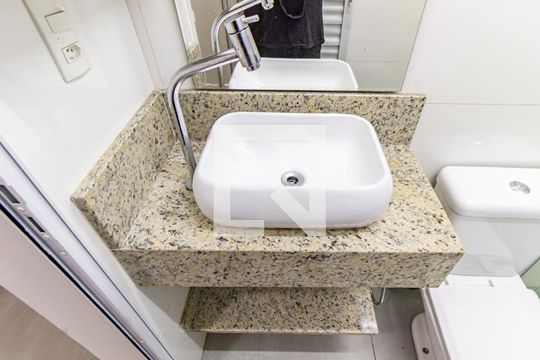 Banheiro de casa para alugar com 1 quarto, 39m² em Belenzinho, São Paulo
