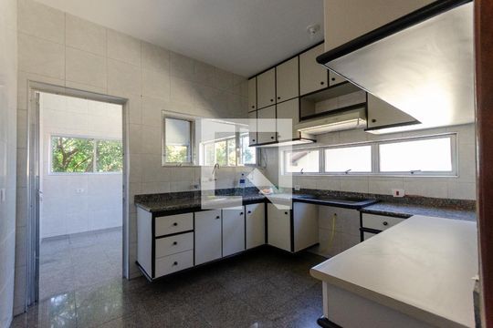 Cozinha de casa à venda com 3 quartos, 214m² em Jardim Marisa, São Paulo