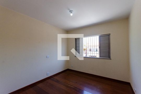 Quarto 1 de casa à venda com 3 quartos, 214m² em Jardim Marisa, São Paulo