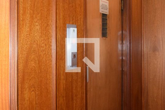 Elevador de apartamento à venda com 1 quarto, 140m² em Cerqueira César, São Paulo