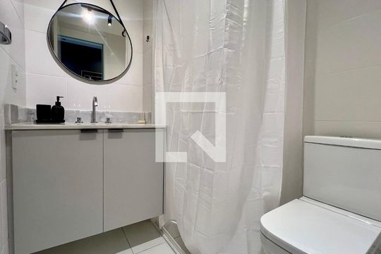 Banheiro de kitnet/studio à venda com 1 quarto, 27m² em Sumarezinho, São Paulo
