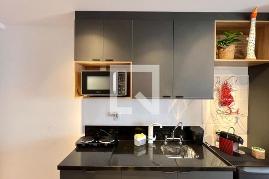 Cozinha de kitnet/studio à venda com 1 quarto, 27m² em Sumarezinho, São Paulo