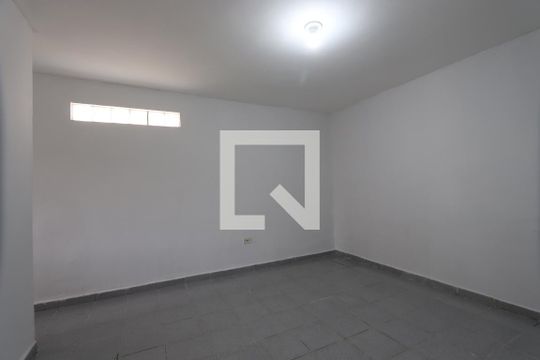 Casa para alugar com 1 quarto, 56m² em Jardim Iva, São Paulo