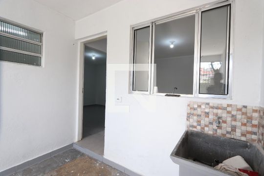 Área de Serviço de casa para alugar com 1 quarto, 56m² em Jardim Iva, São Paulo