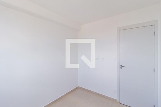 Quarto 2 de apartamento para alugar com 2 quartos, 40m² em Vila da Oportunidade, Carapicuíba