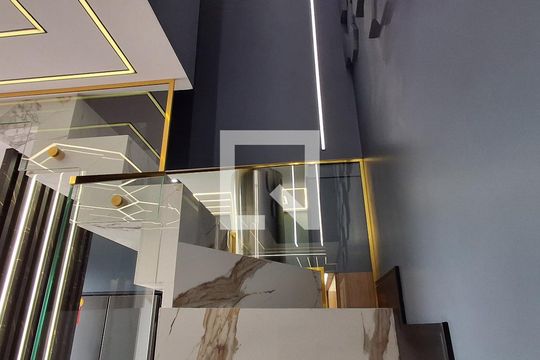 Escada de apartamento para alugar com 2 quartos, 90m² em Santa Maria, São Caetano do Sul