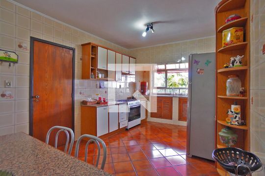 Cozinha de casa à venda com 4 quartos, 401m² em Jardim Floresta, Porto Alegre
