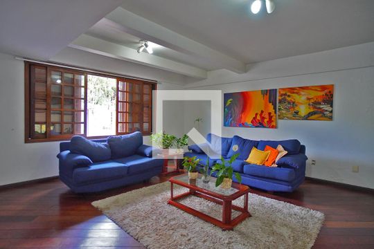 Casa à venda com 4 quartos, 401m² em Jardim Floresta, Porto Alegre