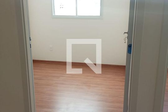 Quarto 1 de apartamento para alugar com 2 quartos, 45m² em Jardim Vitoria, Belo Horizonte