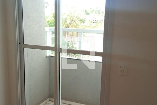 Sala de apartamento para alugar com 2 quartos, 45m² em Jardim Vitoria, Belo Horizonte