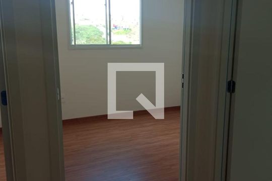Quarto 1 de apartamento para alugar com 2 quartos, 45m² em Jardim Vitoria, Belo Horizonte